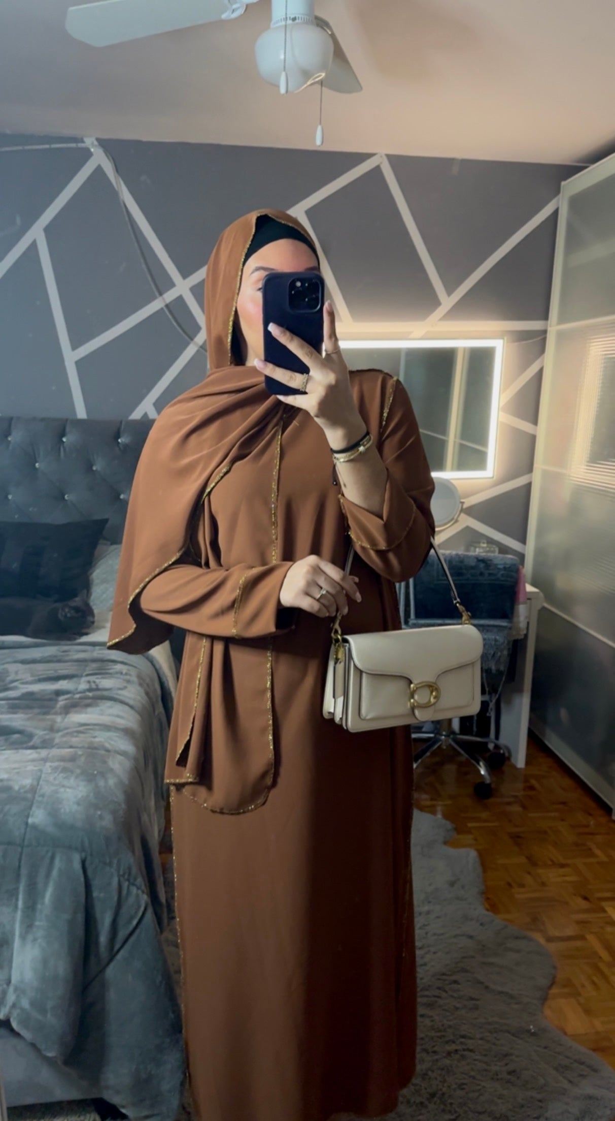 Abaya Zahra